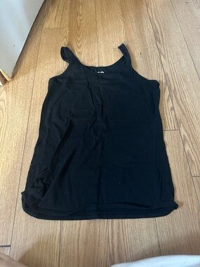 Basic Black Scoop Neck Tank Top - Classic Everyday Layering